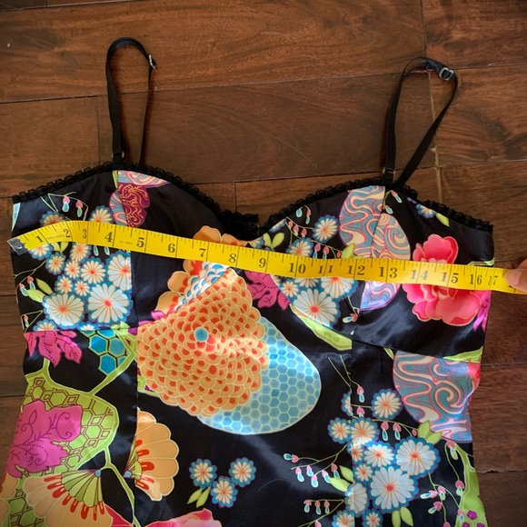 Floral satin dress - Picture 2 of 5